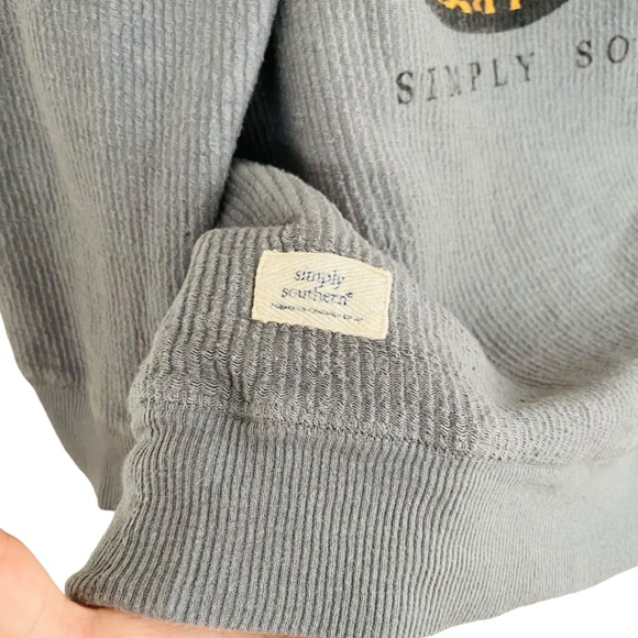 Simply Southern Mama Vibes Leopard Print Lips Graphic Print Textured Sweater - Picture 4 of 9